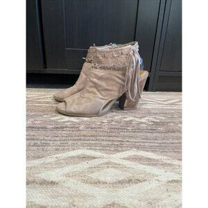 Not Rated Women’s Suede Tassle Heel Size 10 Tan Country Casual